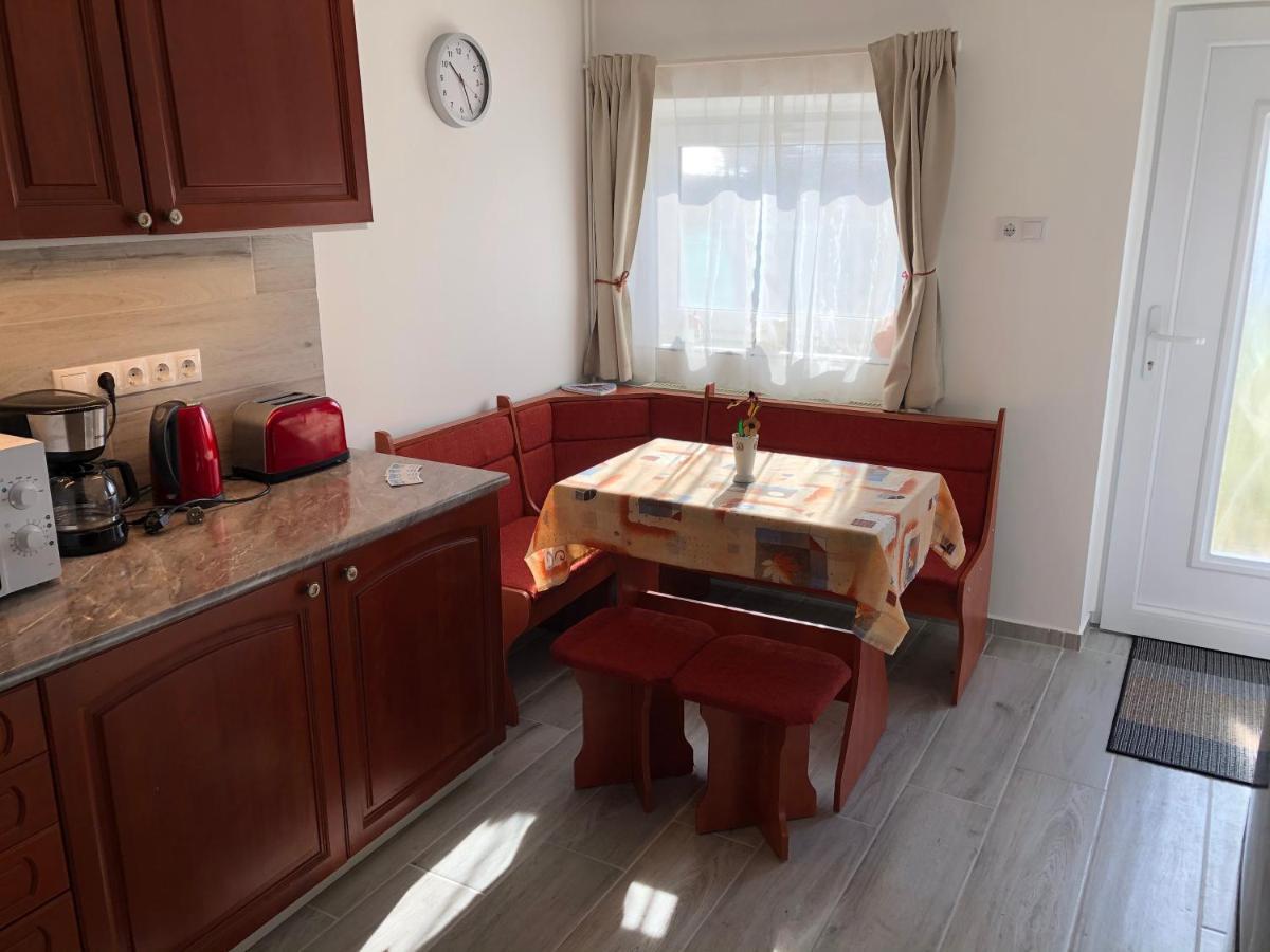 Leander Apartman บาลาโตนาคาลิ ภายนอก รูปภาพ